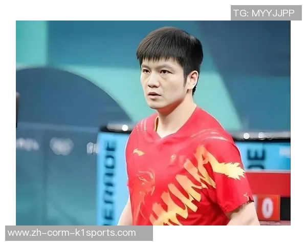 樊振东给雷军站台，穿一身牛仔套装英俊俊朗，手握40w金球拍合不拢嘴